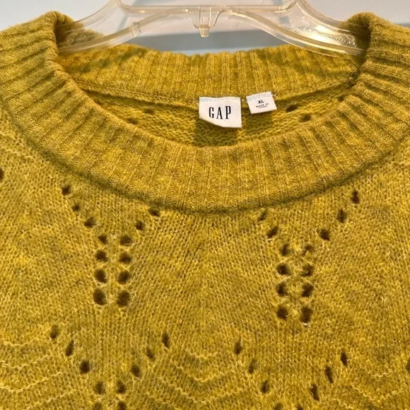 GAP eyelet sweater in mustard yellow XL in great condition - Picture 2 of 4